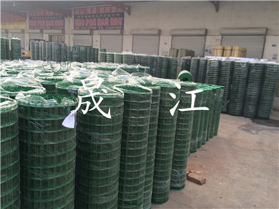 电焊网片围网在球场正确的安装方法